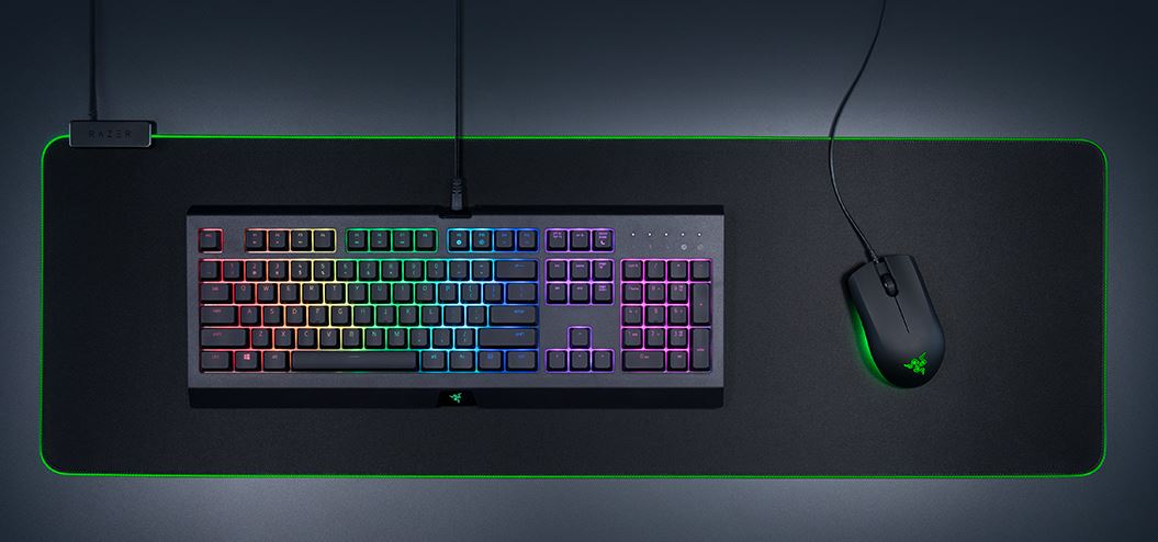 Razer Goliathus Chroma Extended - Soft Gaming Mouse Mat with Chroma - FRML Packaging